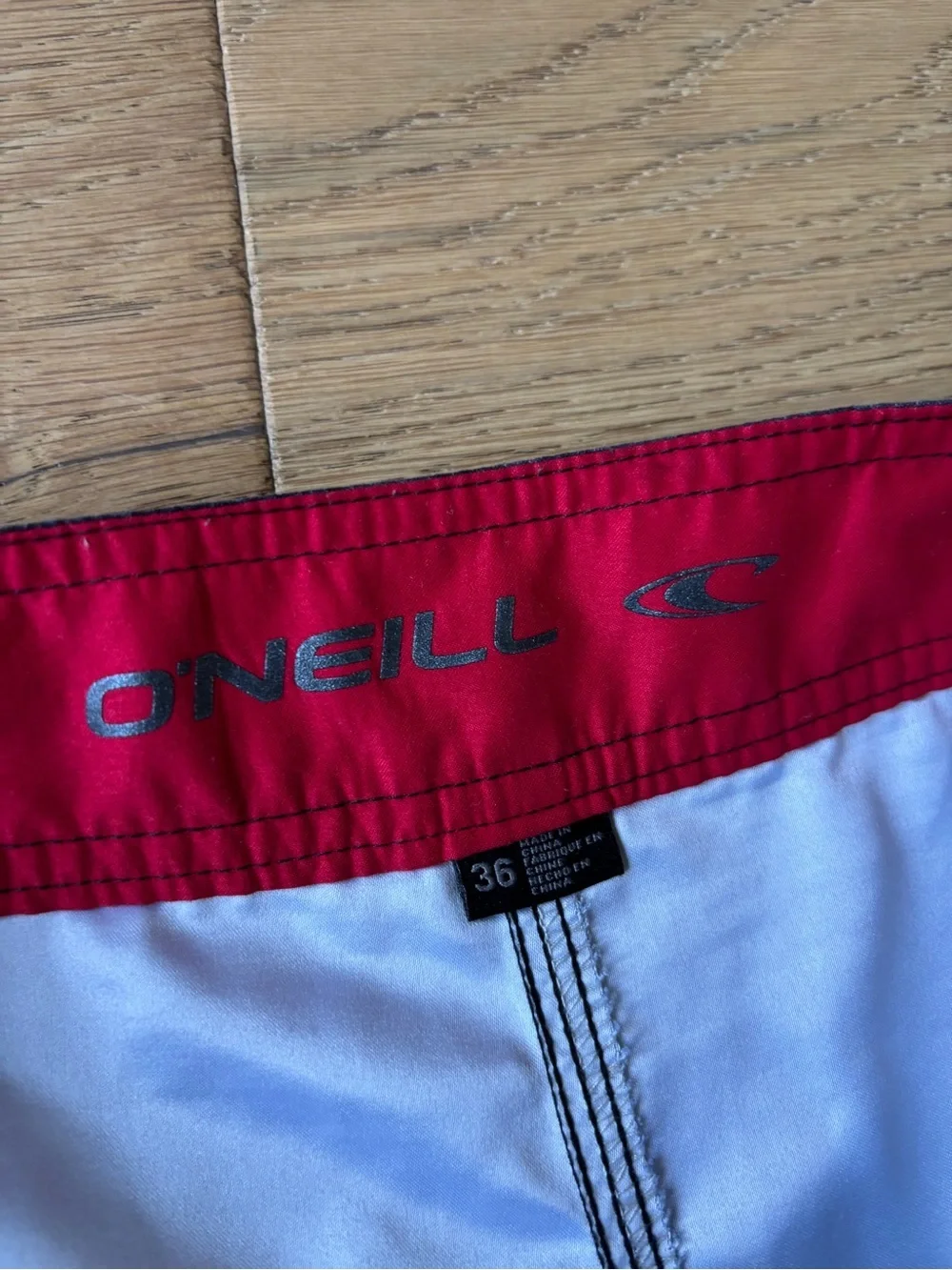 O’neill santa cruz print camo board shorts 36”